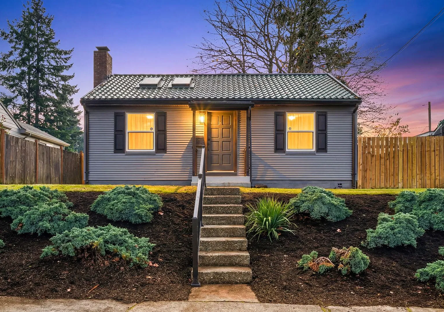 North Tacoma Home with Vaulted Ceiling's, Remodeled Kitchen & A/C — Photo 1