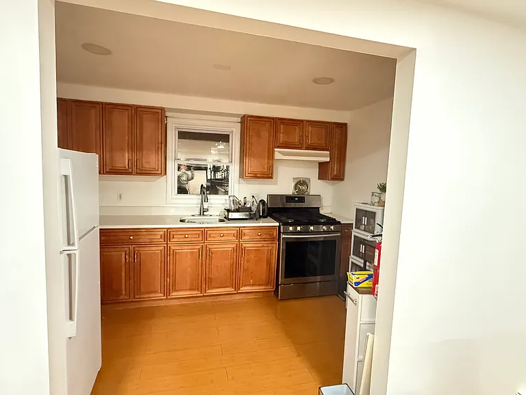 331 Hickory St — Photo 7