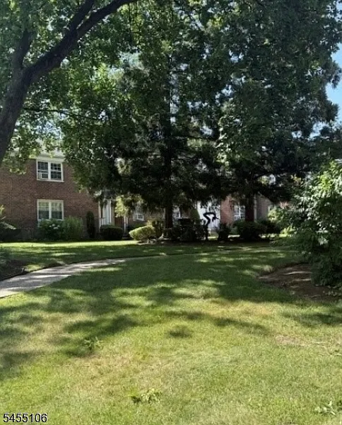 100 Huguenot Ave #2A