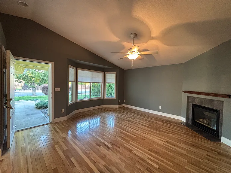 5416 Koufax Ln — Photo 5