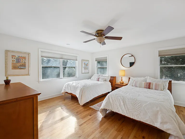 126 Malloy Dr — Photo 32