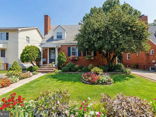 3535 18th St S, Arlington, VA 22204