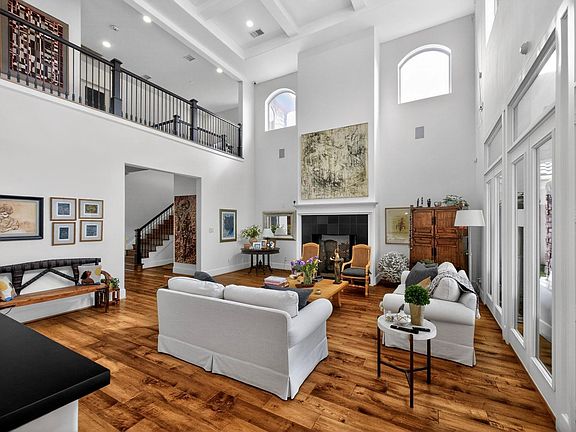 5th image of 27 Johnathan Landing Ct