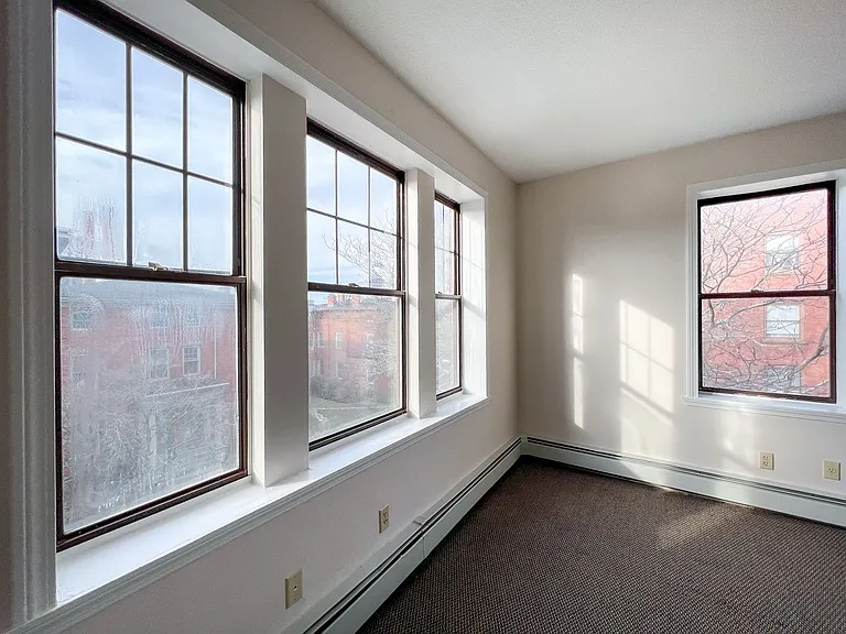 26 Congress St / Luca Investments LLC — Photo 8