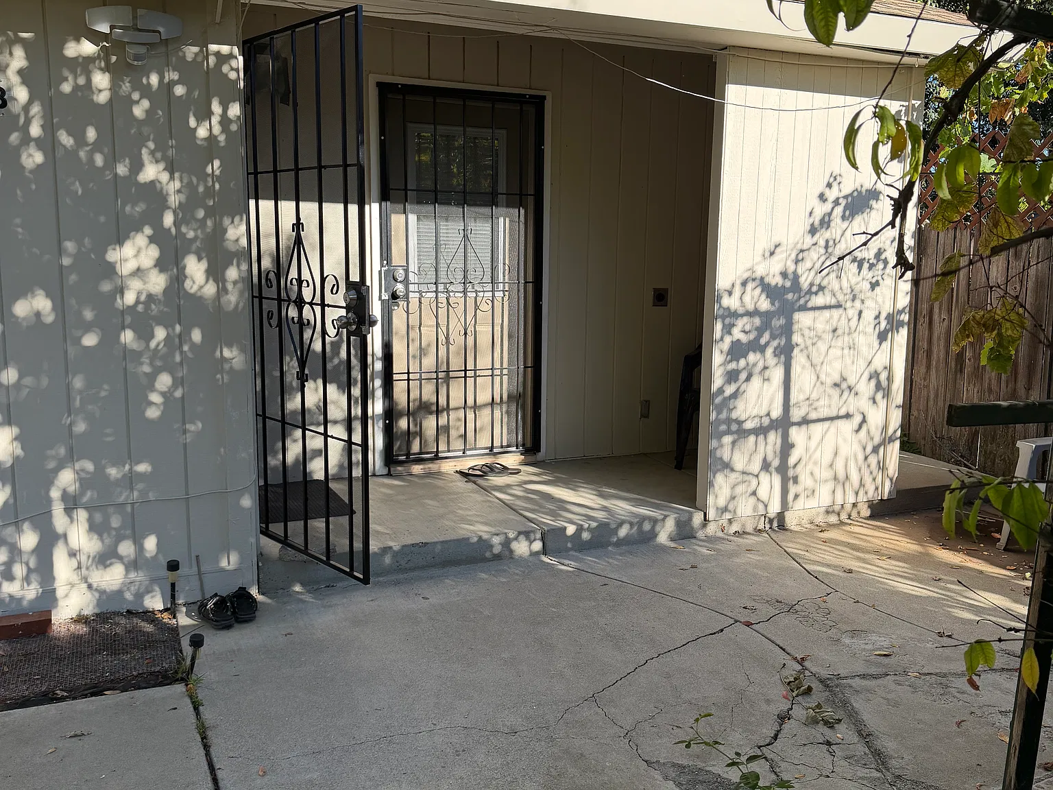 2 bed, 1050 sqft, $1,650 — Photo 1