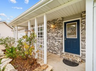 180 Ashford Drive, Hollister, MO 65672