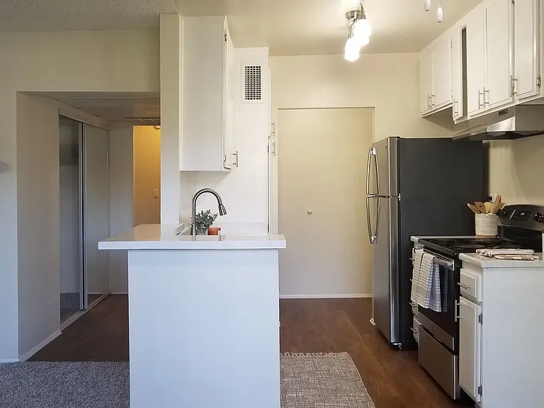 Woodside Terrace — Photo 20