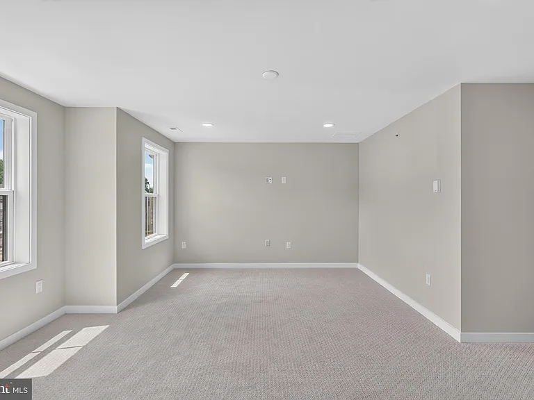 44 Grayson Ln — Photo 11