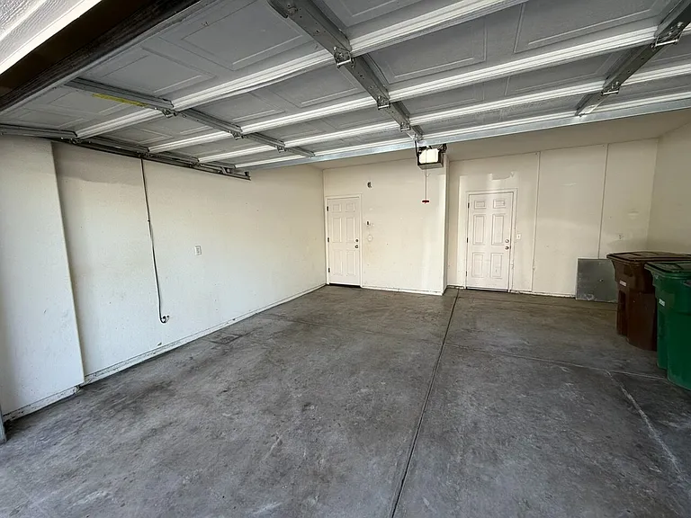 324 Olive Way — Photo 4