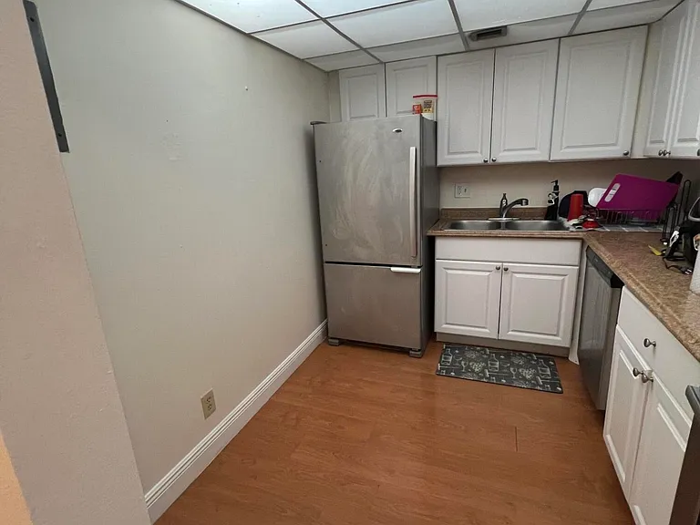 480 Executive Center Dr #2D — Photo 16