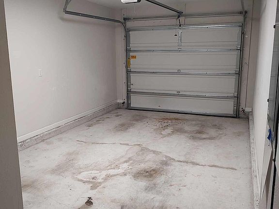3rd image of 7812 PLAYSCHOOL Lane