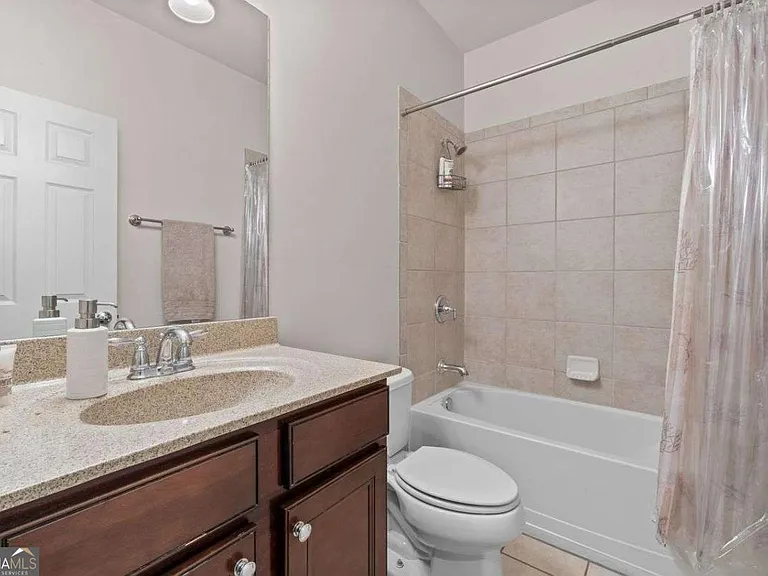 1034 E Paces Cir NE — Photo 33