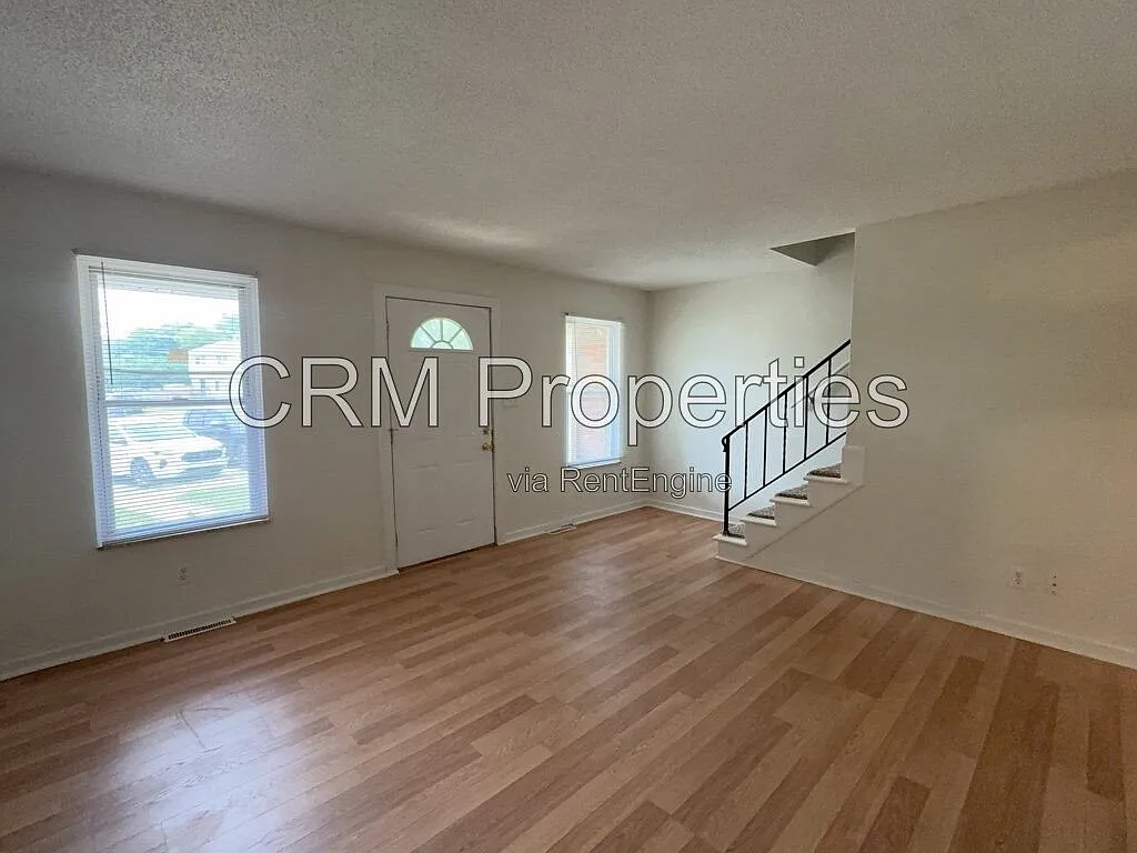 2 bed, 1.0 bath, 972 sqft, $1,100 — Photo 3