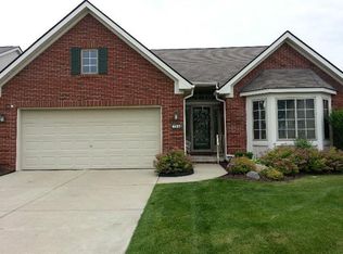 4489 Crimson Ct, Grand Blanc, MI 48439