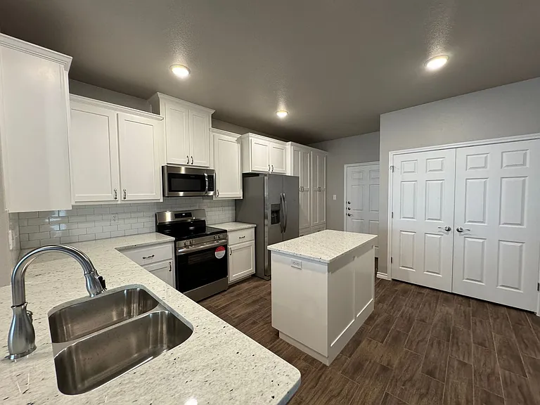 5403 Rose Garden Loop — Photo 9