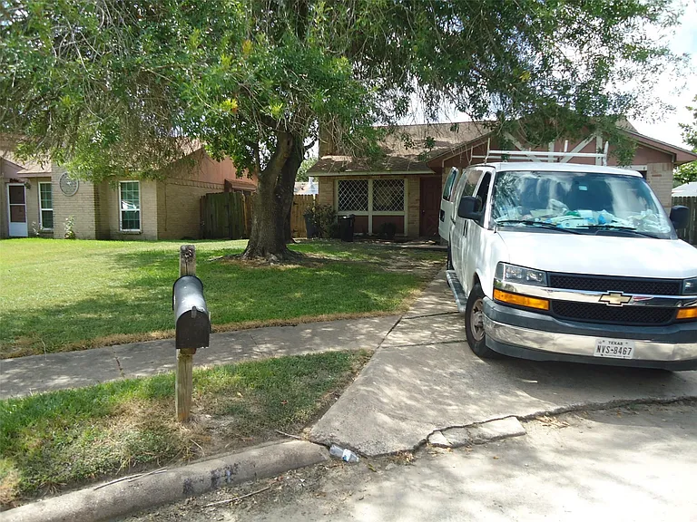 18719 Lippizaner Dr — Photo 24