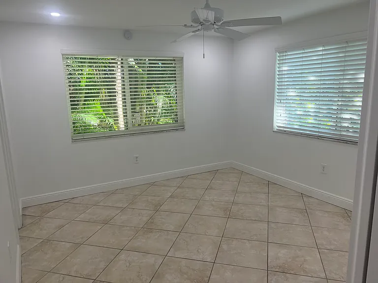 1964 Alamanda Dr #5 — Photo 6