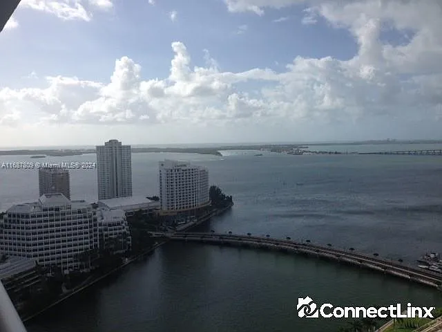 495 Brickell Ave — Photo 5