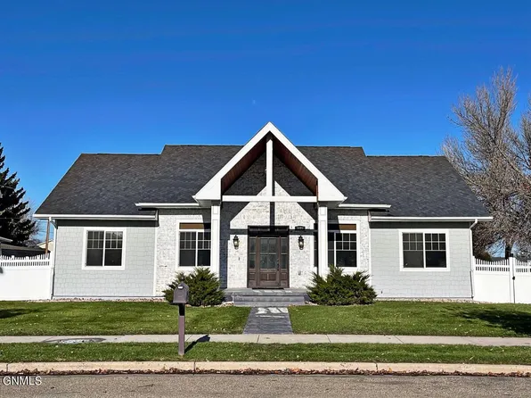 1621 E Hillcourt, Williston, ND 58801