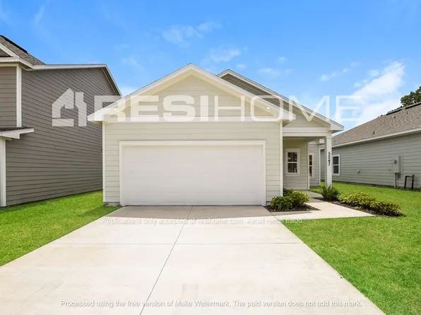 8111 Patagonia Dr, Wildwood, FL 34785