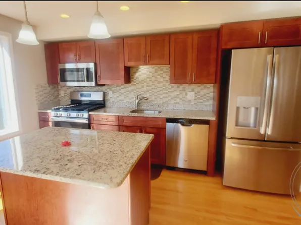 22 John Hancock Dr, Ashland, MA 01721