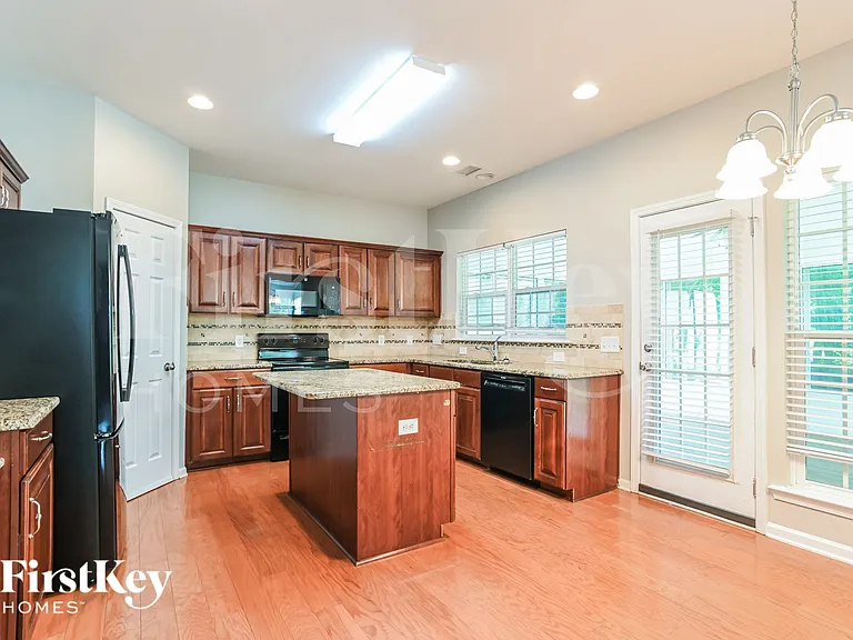 1905 Arbor Crest Ct — Photo 7