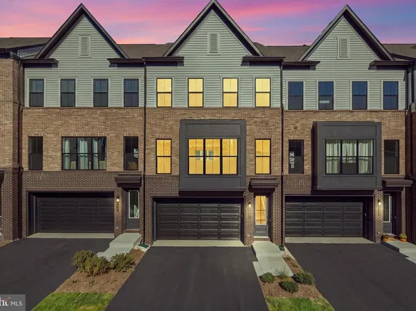 42162 Stone Press Ter, Ashburn, VA 20148