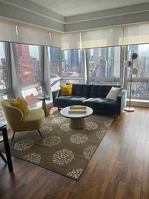 Rented by Bloom Real Estate Group | media 18