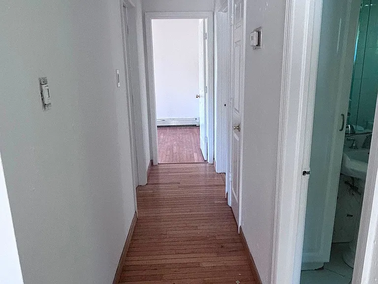 386 Erlanger Blvd — Photo 6