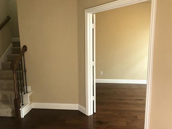 2nd image of 116 Pleasant Hill Ln