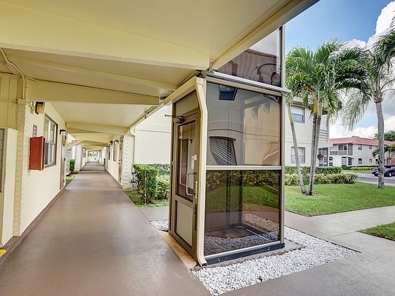 5th image of 88 Saxony Cir #B