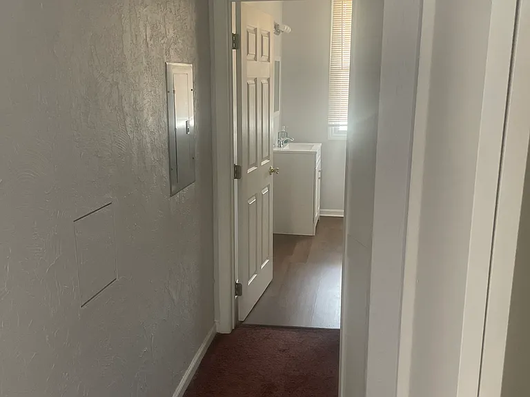 569 Greenfield Ave — Photo 13
