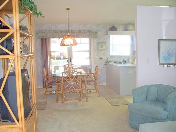2nd image of 213 Willow Brook Dr