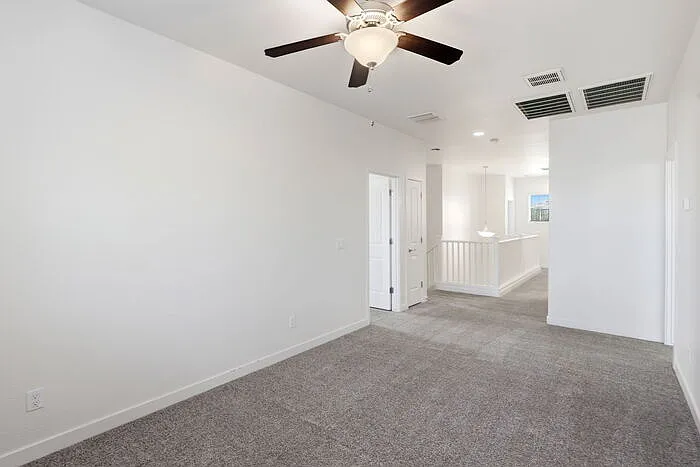 692 N Blackbird Dr — Photo 23