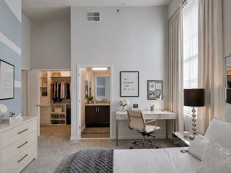 520 Park Avenue — Photo 10
