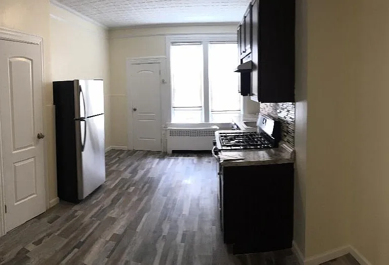 1211 63rd St #2R — Photo 2