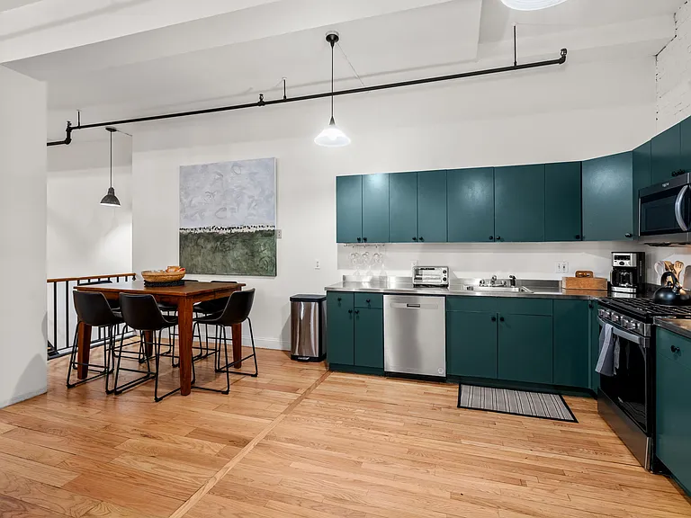 19 Stanhope St #1C — Photo 7