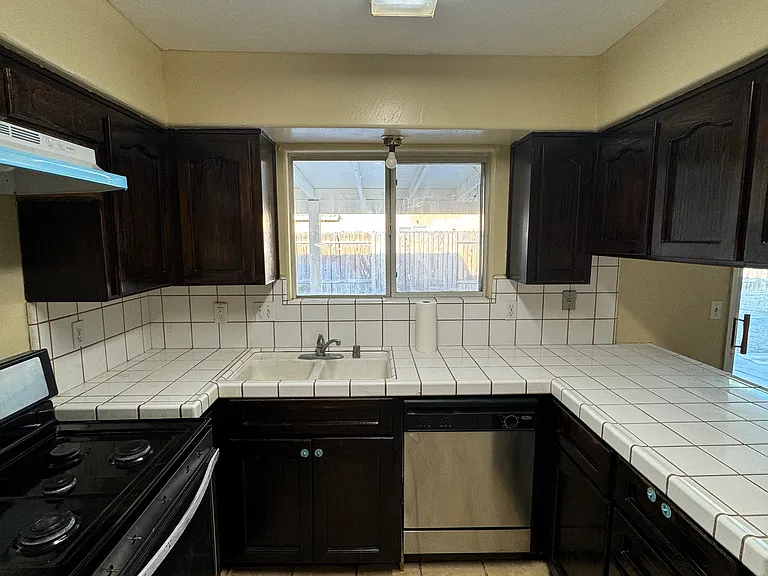 1409 Kirkwood Ave — Photo 17