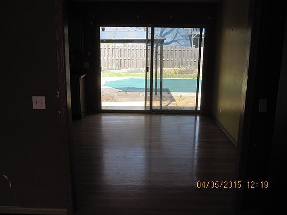 3rd image of 826 Menominee Dr