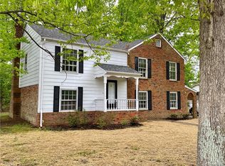 11601 Olde Coach Dr, Midlothian, VA 23113