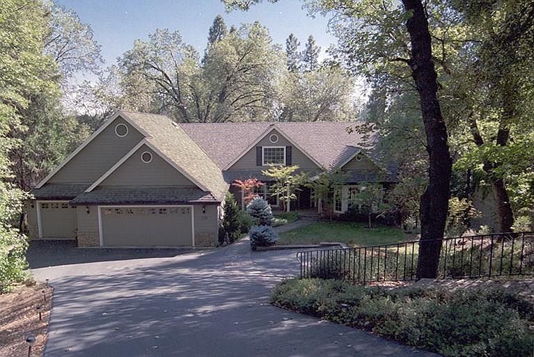 1st image of 139 Buckingham Ct