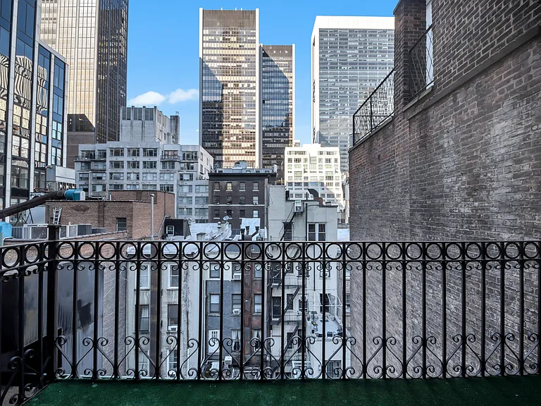 37 W 54th St #PHB — Photo 7