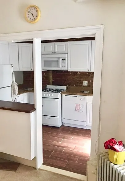 2 Bed 1 Bath Condo On The 1st Floor Of The Woodbine Condominium By The Cleveland Park Metro. — Photo 3