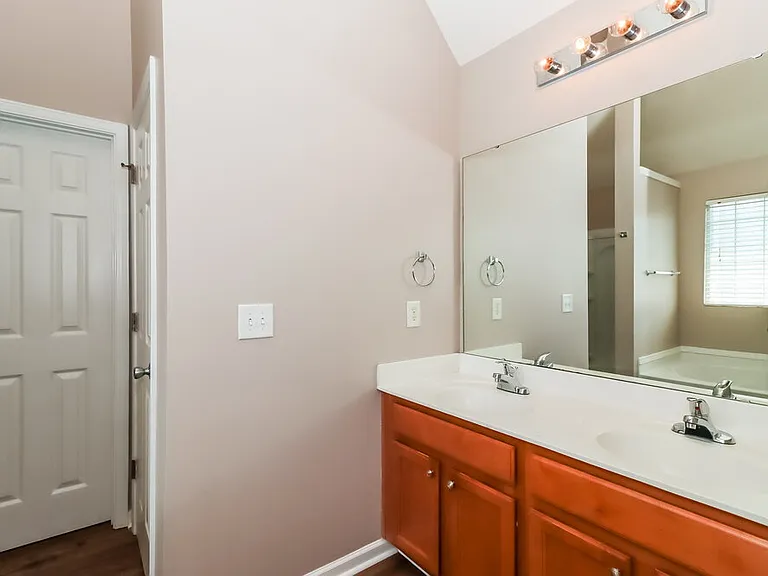 1316 Kersey Glen Ln — Photo 12