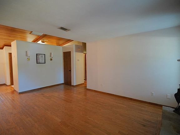 4th image of 4020 Bellington Ct