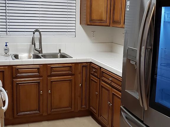 2nd image of 820 E Washington Ave Unit C