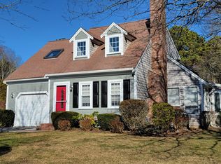 4 Skipjack Ln, Hyannis, MA 02601
