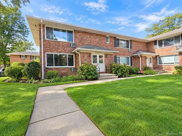 101 Edmunton Drive #G-1, North Babylon, NY 11703