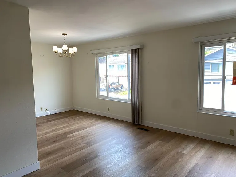 81 Camelot Ct — Photo 5