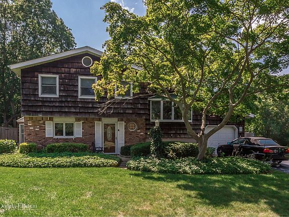 2nd image of 58 Village Ln